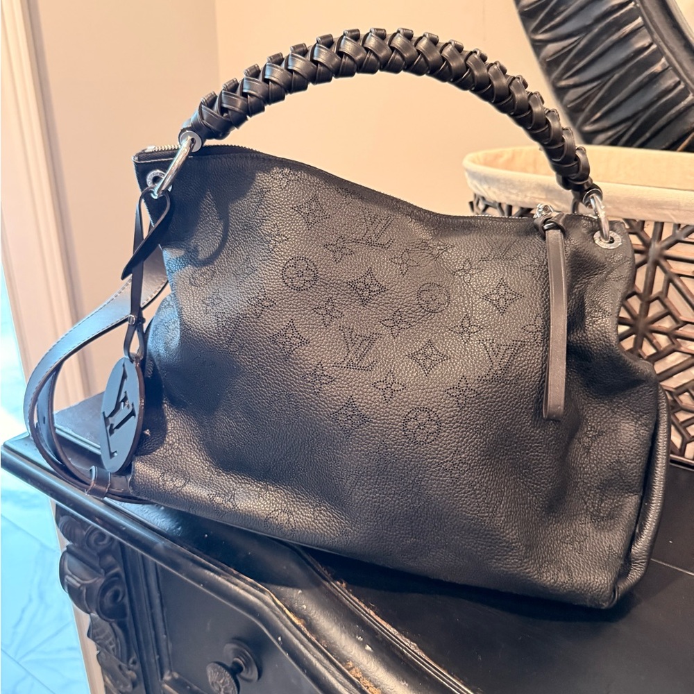 Louis Vuitton Beaubourg Hobo MM Black perforated monogram
